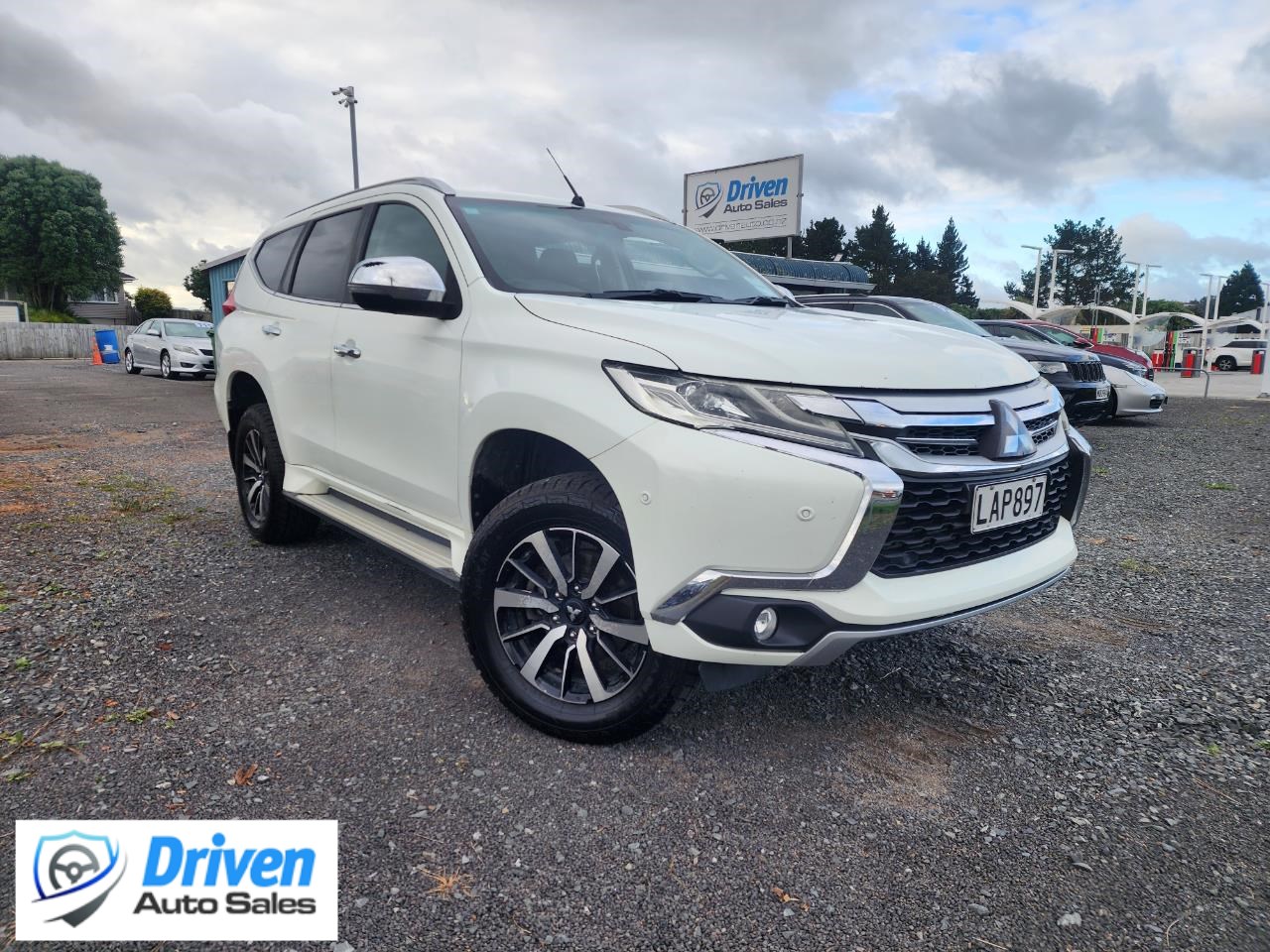 2017 Mitsubishi Pajero Sport