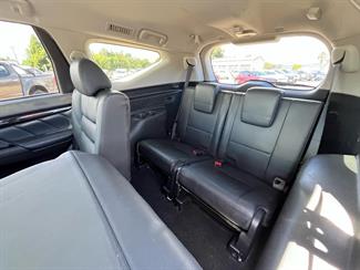 2017 Mitsubishi Pajero Sport - Thumbnail