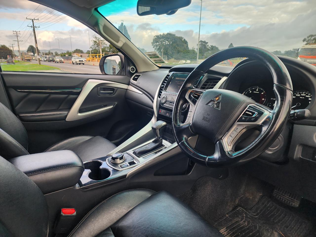 2017 Mitsubishi Pajero Sport