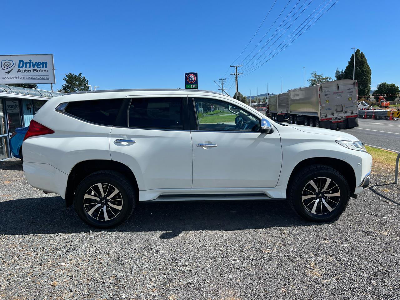 2017 Mitsubishi Pajero Sport