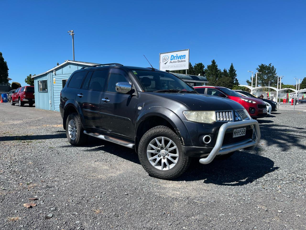 2010 Mitsubishi Challenger