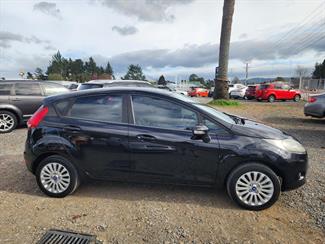 2012 Ford Fiesta - Thumbnail