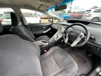 2012 Toyota Prius - Thumbnail