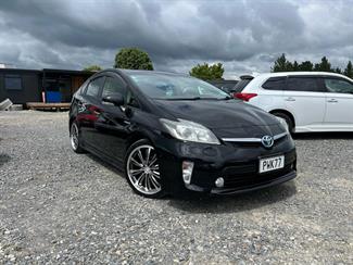 2012 Toyota Prius - Thumbnail