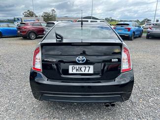2012 Toyota Prius - Thumbnail