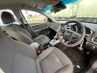 2014 Holden Cruze - Thumbnail
