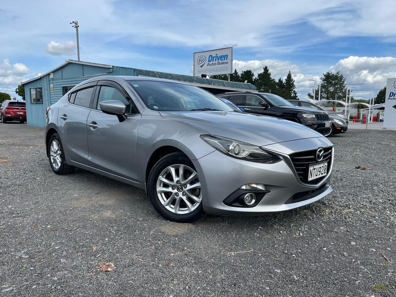 2014 Mazda Axela