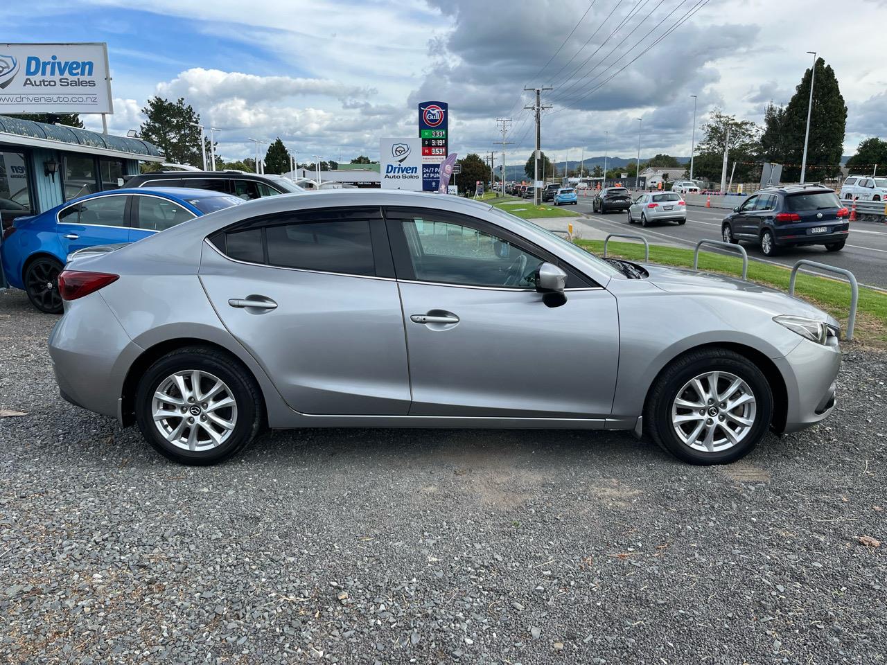 2014 Mazda Axela