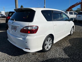2007 Toyota Ipsum - Thumbnail