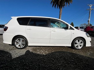 2007 Toyota Ipsum - Thumbnail