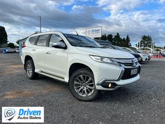 2018 Mitsubishi Pajero Sport - Thumbnail