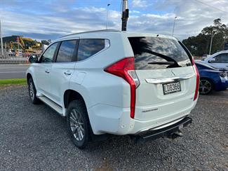 2018 Mitsubishi Pajero Sport - Thumbnail