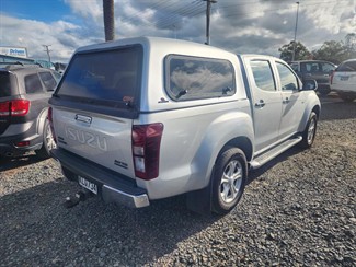 2017 Isuzu D-Max - Thumbnail
