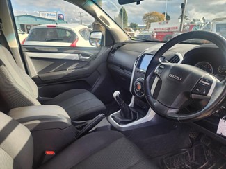2017 Isuzu D-Max - Thumbnail