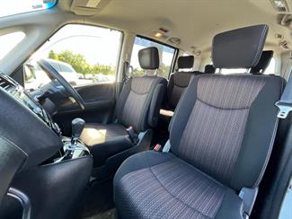 2016 Nissan Serena - Thumbnail