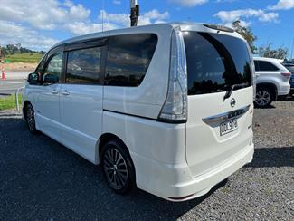 2016 Nissan Serena - Thumbnail