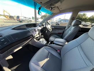 2017 Ssangyong Stavic - Thumbnail