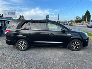 2017 Ssangyong Stavic - Thumbnail