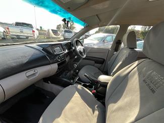 2012 Mitsubishi Triton - Thumbnail