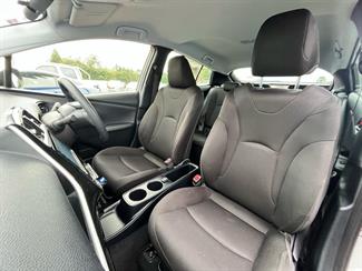 2019 Toyota Prius - Thumbnail