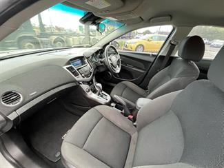 2011 Holden Cruze - Thumbnail