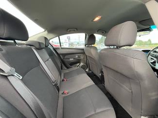 2011 Holden Cruze - Thumbnail