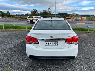 2011 Holden Cruze - Thumbnail