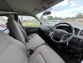 2013 Toyota Hiace - Thumbnail