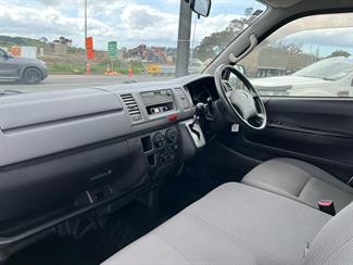 2013 Toyota Hiace - Thumbnail