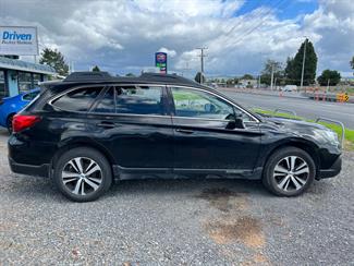2018 Subaru Outback - Thumbnail