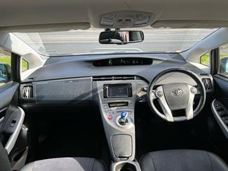 2012 Toyota Prius - Thumbnail