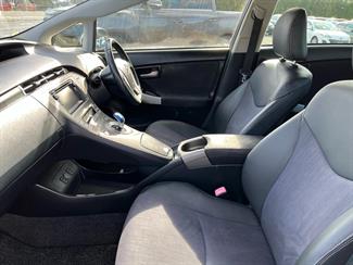 2012 Toyota Prius - Thumbnail
