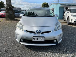 2012 Toyota Prius - Thumbnail