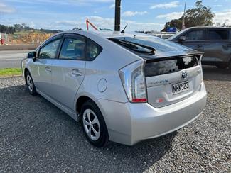 2012 Toyota Prius - Thumbnail
