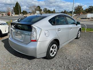 2012 Toyota Prius - Thumbnail