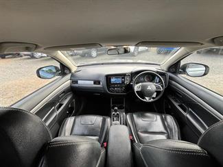 2013 Mitsubishi Outlander - Thumbnail