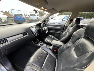 2013 Mitsubishi Outlander - Thumbnail