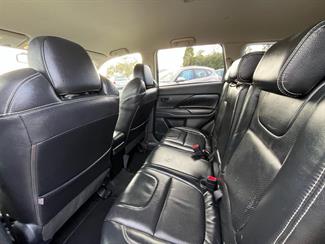 2013 Mitsubishi Outlander - Thumbnail