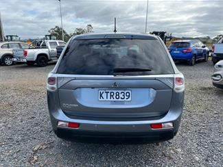 2013 Mitsubishi Outlander - Thumbnail