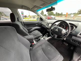 2007 Mitsubishi Outlander - Thumbnail