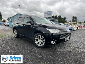 2013 Mitsubishi Outlander - Thumbnail