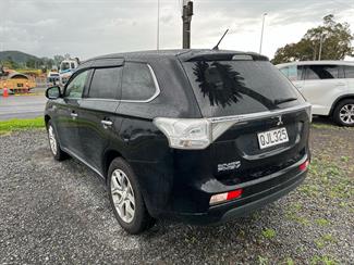 2013 Mitsubishi Outlander - Thumbnail