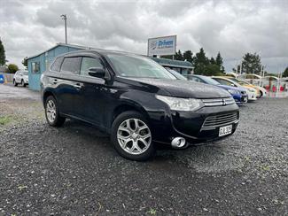 2013 Mitsubishi Outlander - Thumbnail