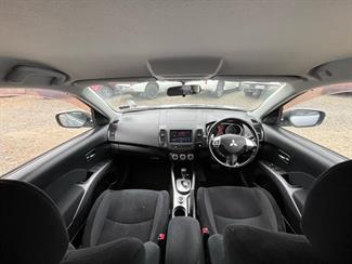 2008 Mitsubishi Outlander - Thumbnail
