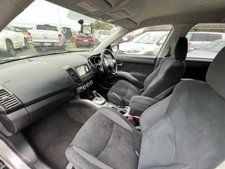 2008 Mitsubishi Outlander - Thumbnail