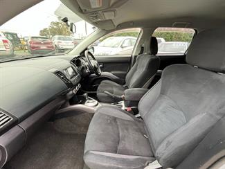 2008 Mitsubishi Outlander - Thumbnail