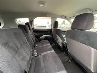 2008 Mitsubishi Outlander - Thumbnail