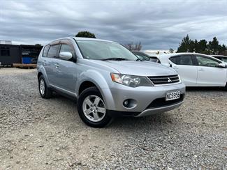 2008 Mitsubishi Outlander - Thumbnail