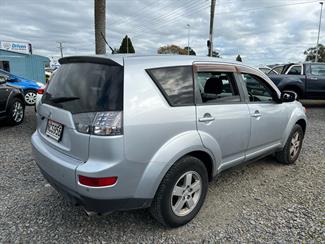 2008 Mitsubishi Outlander - Thumbnail