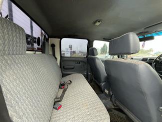 2003 Toyota Hilux - Thumbnail